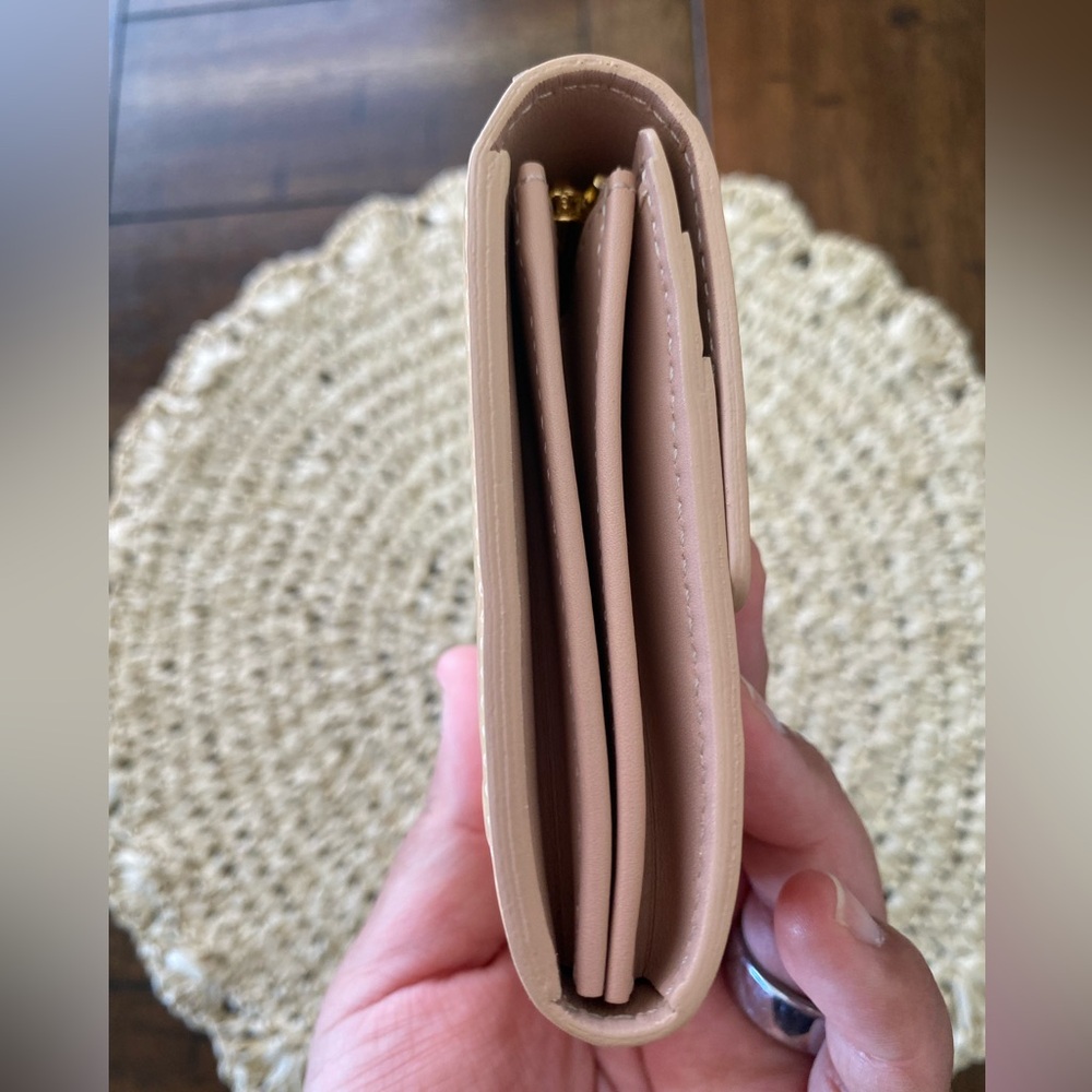 Louis Vuitton Nude Patent Vernis Monogram Long Wallet with Gold Snap - Picture 7 of 9
